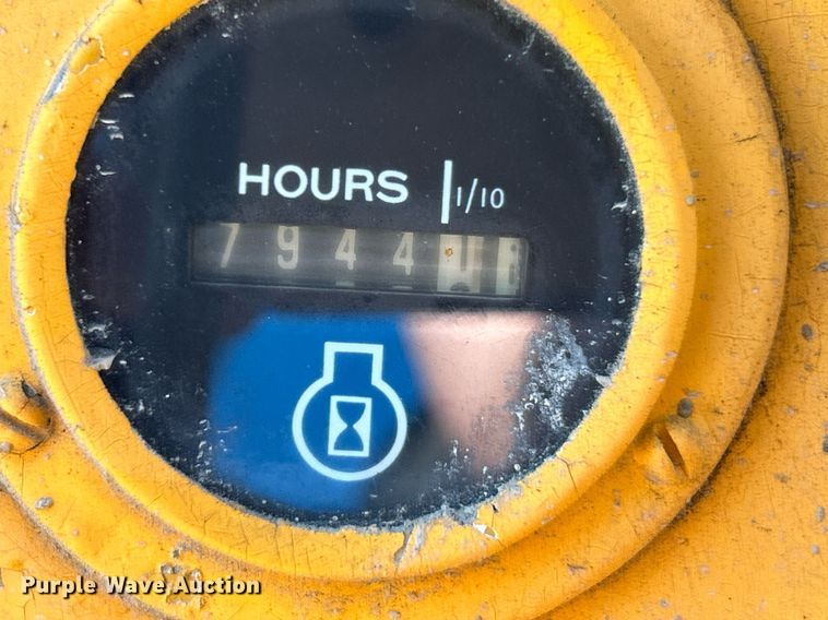 image for item EK3374 John Deere 480-BD forklift