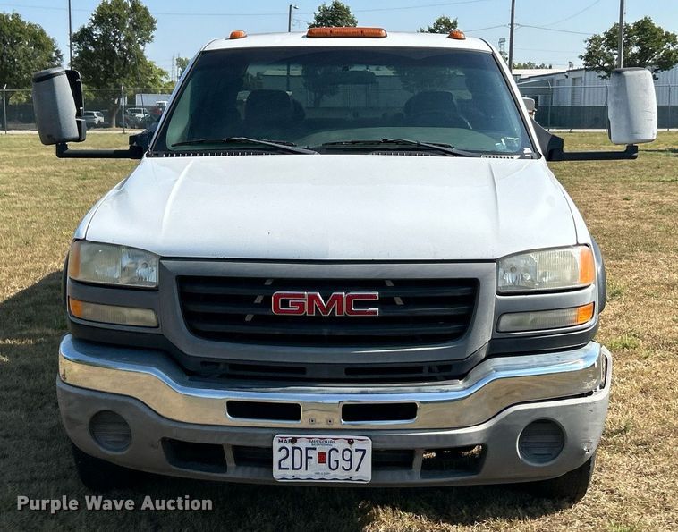 image for item EK3382 2006 GMC Sierra 3500 Ext. Cab utility bed pickup truck