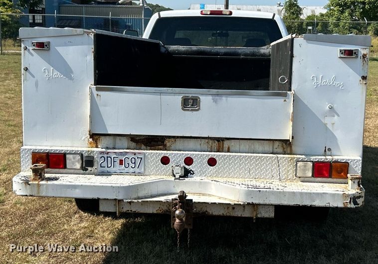 image for item EK3382 2006 GMC Sierra 3500 Ext. Cab utility bed pickup truck