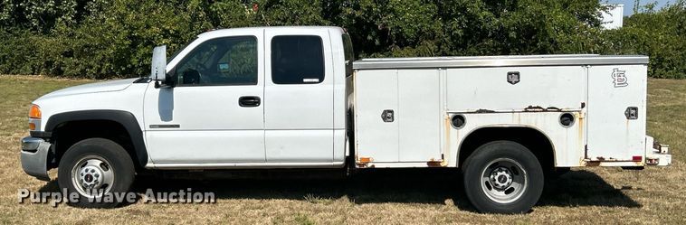 image for item EK3382 2006 GMC Sierra 3500 Ext. Cab utility bed pickup truck