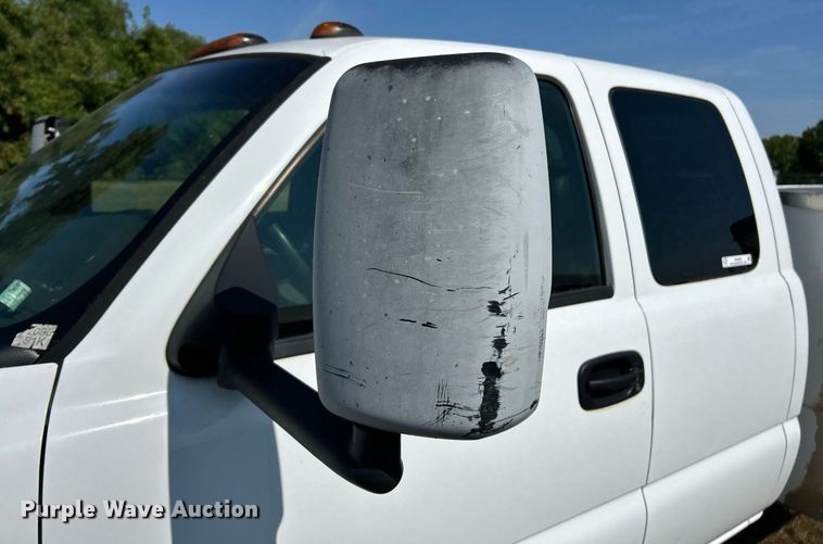 image for item EK3382 2006 GMC Sierra 3500 Ext. Cab utility bed pickup truck