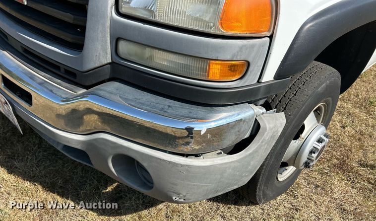 image for item EK3382 2006 GMC Sierra 3500 Ext. Cab utility bed pickup truck