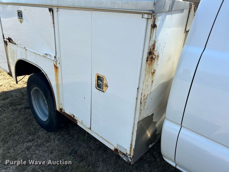 image for item EK3382 2006 GMC Sierra 3500 Ext. Cab utility bed pickup truck