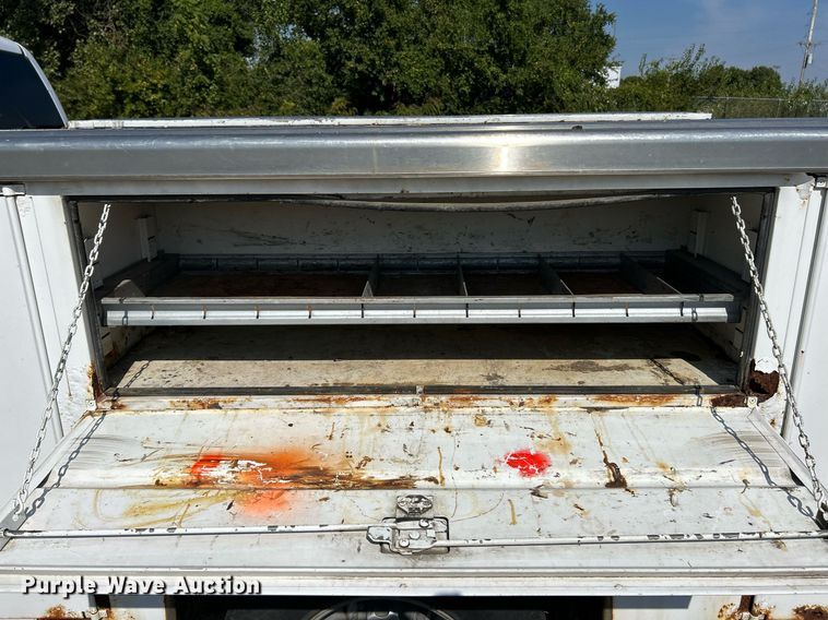 image for item EK3382 2006 GMC Sierra 3500 Ext. Cab utility bed pickup truck