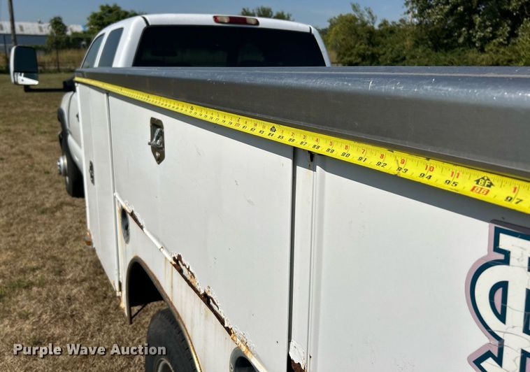 image for item EK3382 2006 GMC Sierra 3500 Ext. Cab utility bed pickup truck