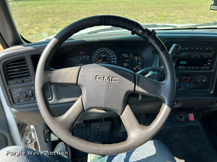 image for item EK3382 2006 GMC Sierra 3500 Ext. Cab utility bed pickup truck