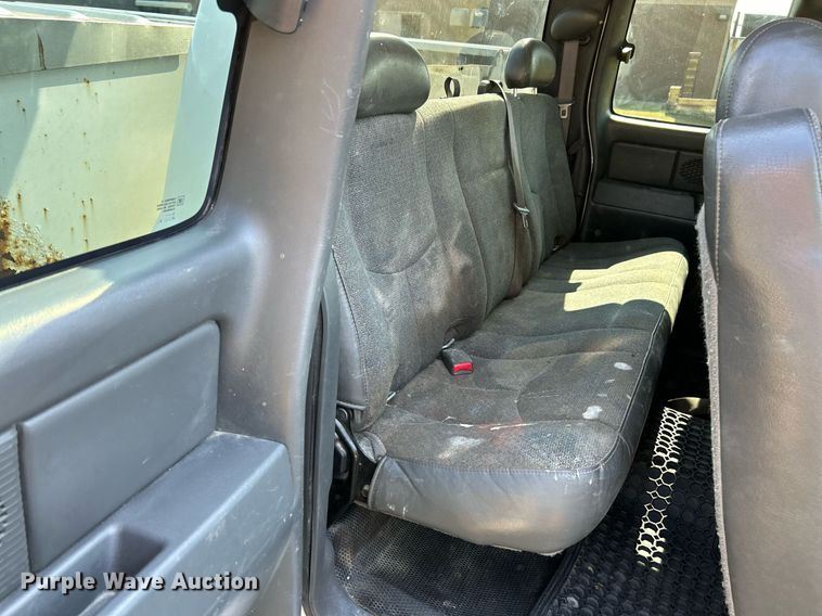 image for item EK3382 2006 GMC Sierra 3500 Ext. Cab utility bed pickup truck