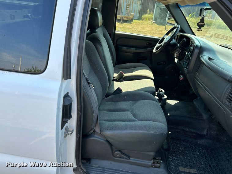 image for item EK3382 2006 GMC Sierra 3500 Ext. Cab utility bed pickup truck