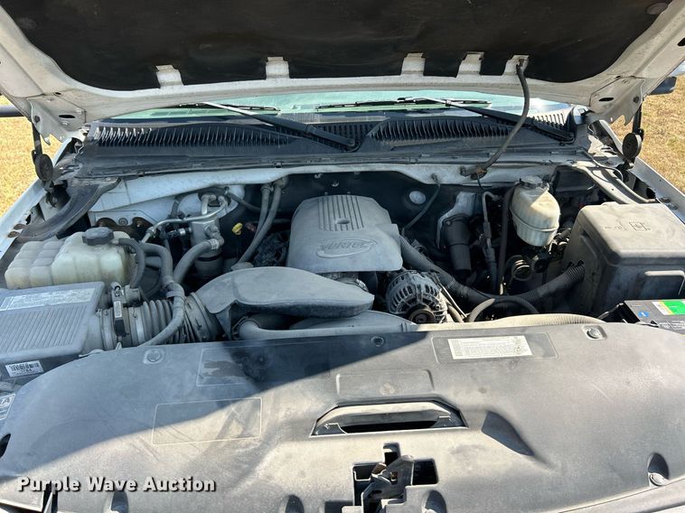 image for item EK3382 2006 GMC Sierra 3500 Ext. Cab utility bed pickup truck