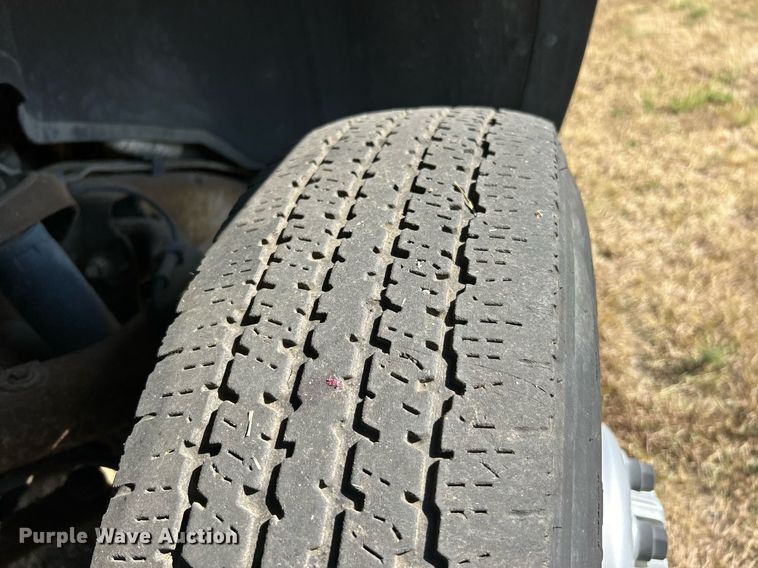 image for item EK3382 2006 GMC Sierra 3500 Ext. Cab utility bed pickup truck