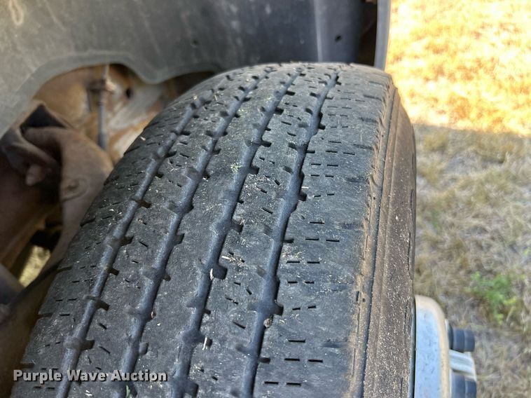 image for item EK3382 2006 GMC Sierra 3500 Ext. Cab utility bed pickup truck