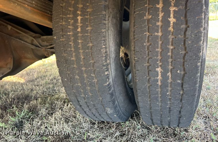 image for item EK3382 2006 GMC Sierra 3500 Ext. Cab utility bed pickup truck