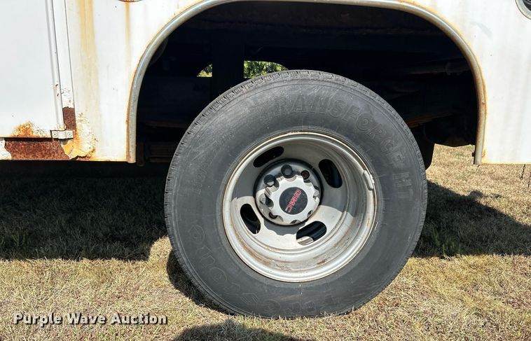 image for item EK3382 2006 GMC Sierra 3500 Ext. Cab utility bed pickup truck