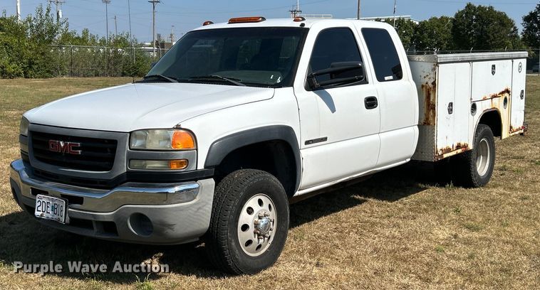 image for item EK3383 2006 GMC Sierra 3500 Ext. Cab utility bed pickup truck