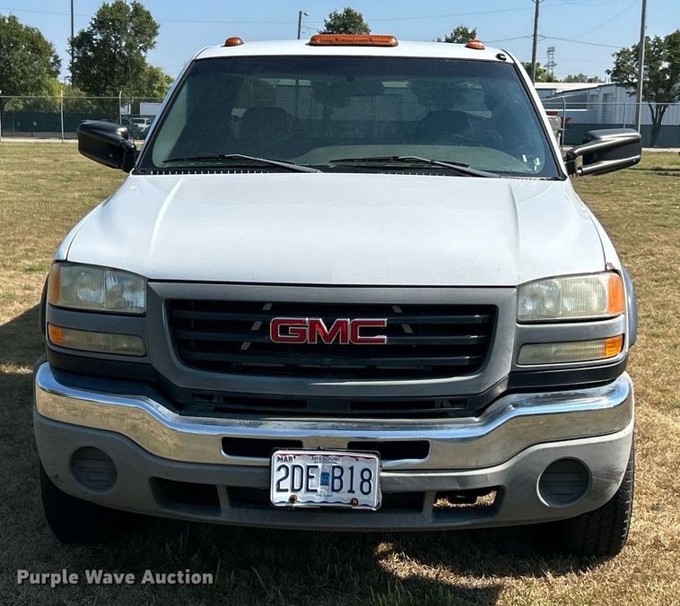 image for item EK3383 2006 GMC Sierra 3500 Ext. Cab utility bed pickup truck