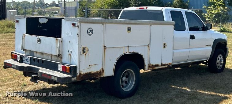 image for item EK3383 2006 GMC Sierra 3500 Ext. Cab utility bed pickup truck