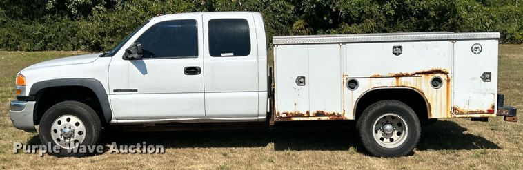 image for item EK3383 2006 GMC Sierra 3500 Ext. Cab utility bed pickup truck