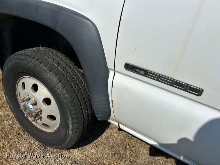 image for item EK3383 2006 GMC Sierra 3500 Ext. Cab utility bed pickup truck