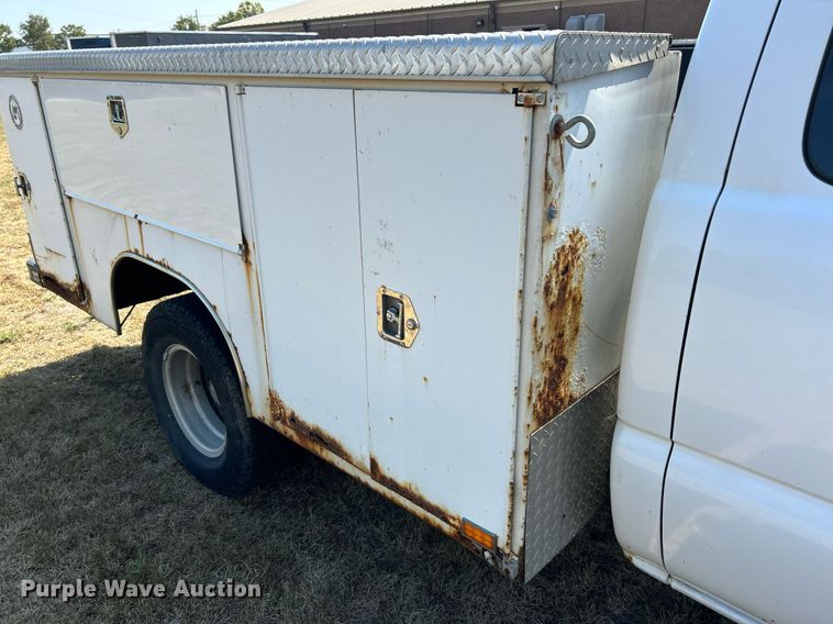 image for item EK3383 2006 GMC Sierra 3500 Ext. Cab utility bed pickup truck