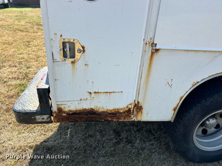 image for item EK3383 2006 GMC Sierra 3500 Ext. Cab utility bed pickup truck