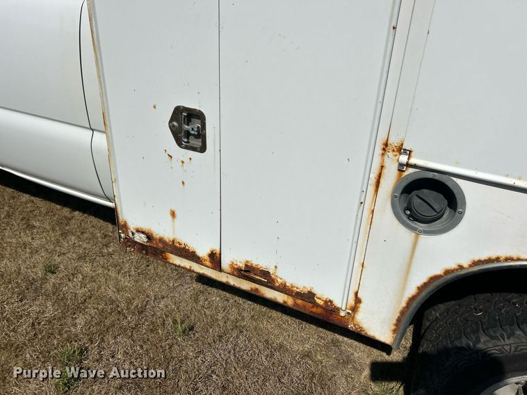 image for item EK3383 2006 GMC Sierra 3500 Ext. Cab utility bed pickup truck