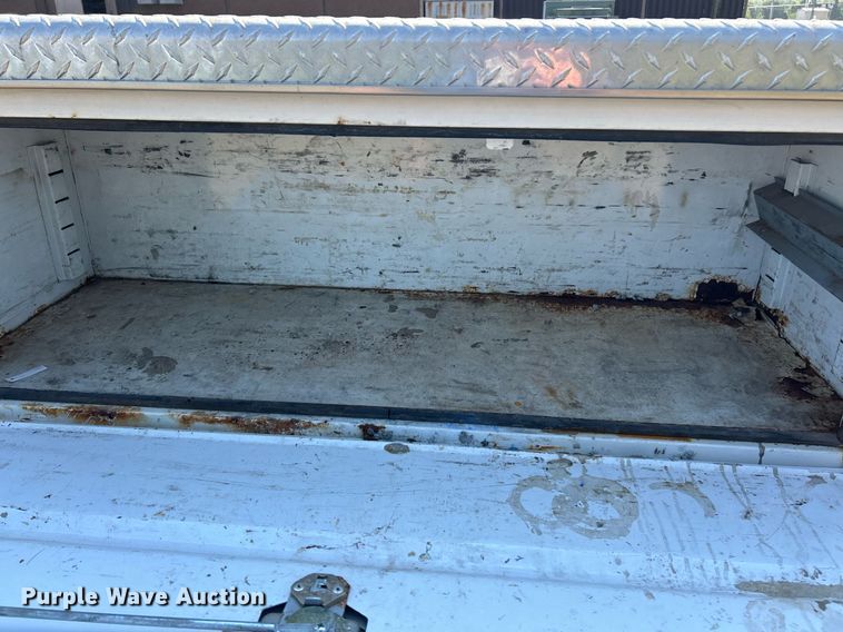 image for item EK3383 2006 GMC Sierra 3500 Ext. Cab utility bed pickup truck