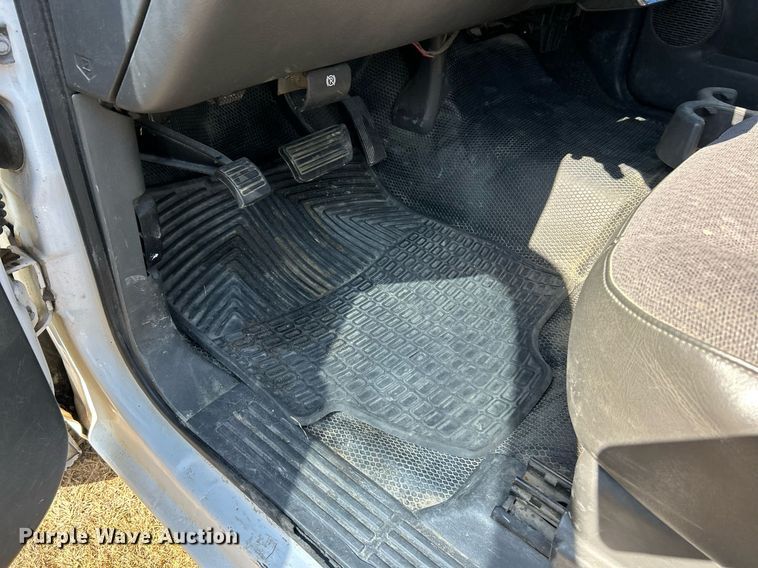 image for item EK3383 2006 GMC Sierra 3500 Ext. Cab utility bed pickup truck