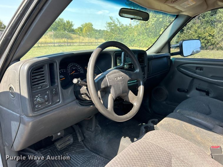 image for item EK3383 2006 GMC Sierra 3500 Ext. Cab utility bed pickup truck