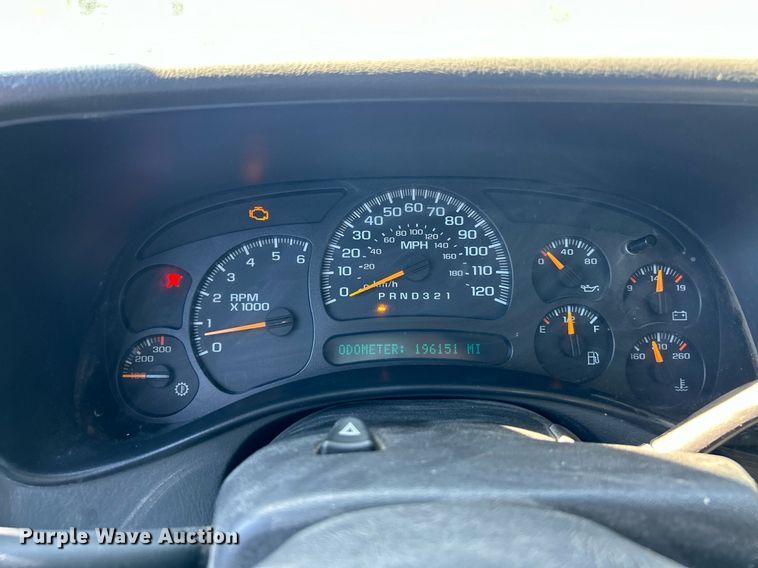 image for item EK3383 2006 GMC Sierra 3500 Ext. Cab utility bed pickup truck