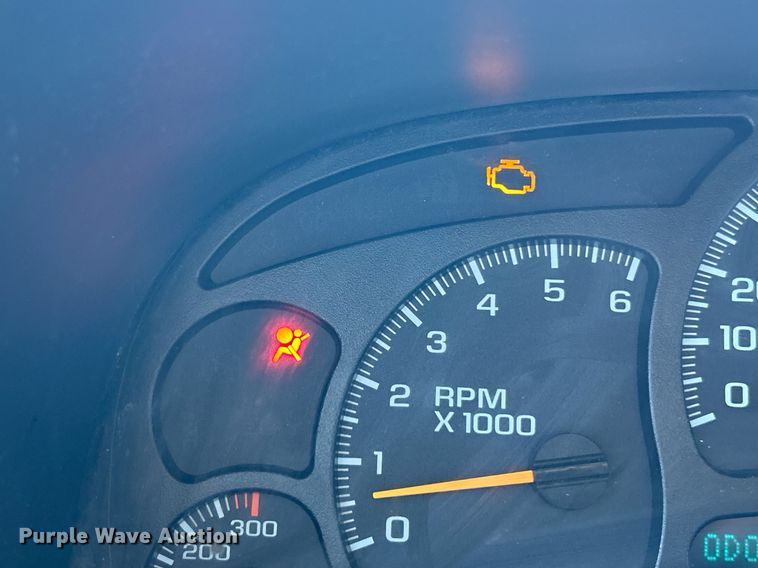 image for item EK3383 2006 GMC Sierra 3500 Ext. Cab utility bed pickup truck