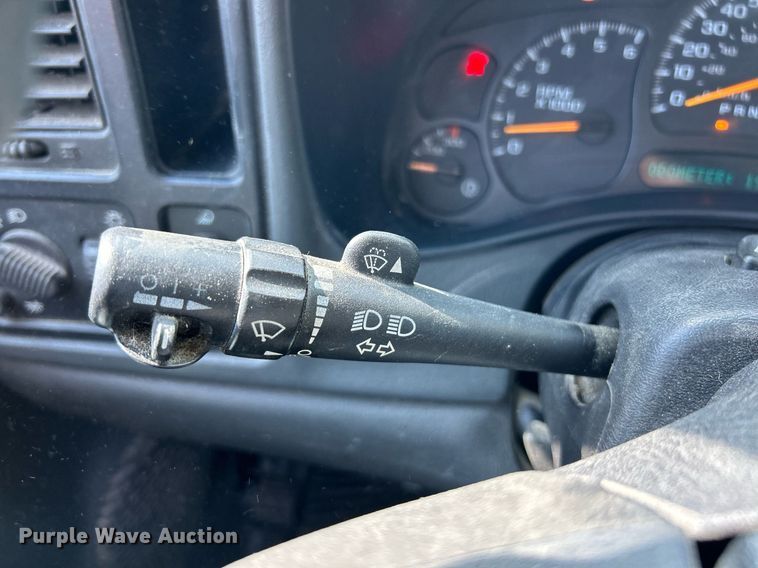 image for item EK3383 2006 GMC Sierra 3500 Ext. Cab utility bed pickup truck