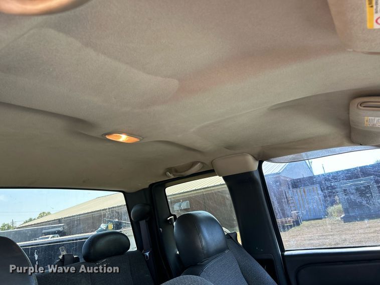 image for item EK3383 2006 GMC Sierra 3500 Ext. Cab utility bed pickup truck