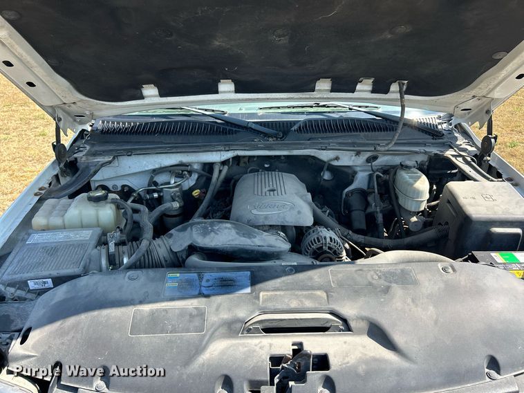 image for item EK3383 2006 GMC Sierra 3500 Ext. Cab utility bed pickup truck