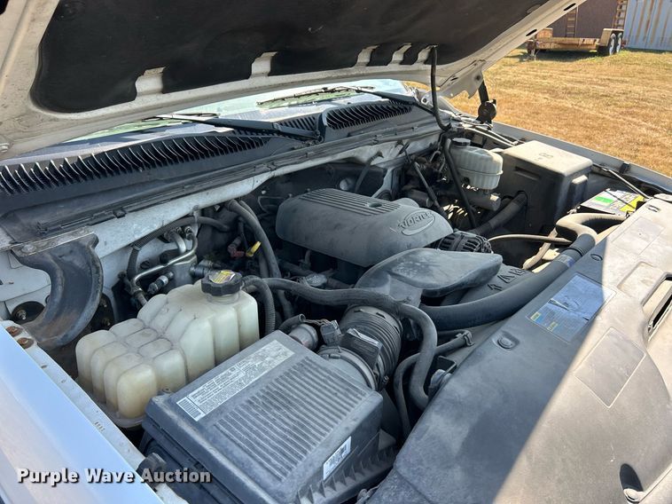 image for item EK3383 2006 GMC Sierra 3500 Ext. Cab utility bed pickup truck