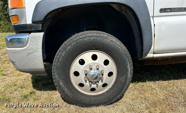 image for item EK3383 2006 GMC Sierra 3500 Ext. Cab utility bed pickup truck