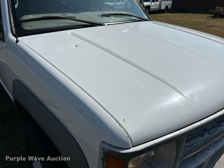 image for item EK3384 2000 Chevrolet  C3500HD dump bed pickup truck