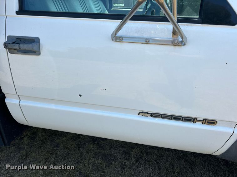 image for item EK3384 2000 Chevrolet  C3500HD dump bed pickup truck