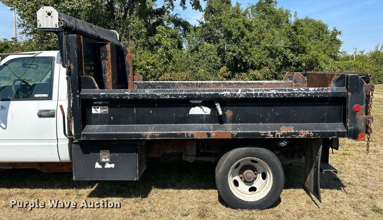 image for item EK3384 2000 Chevrolet  C3500HD dump bed pickup truck