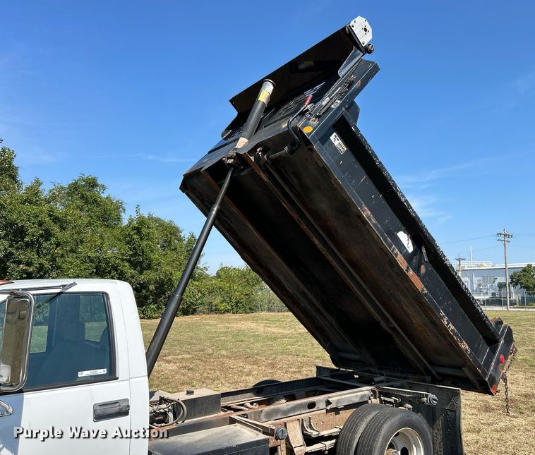 image for item EK3384 2000 Chevrolet  C3500HD dump bed pickup truck