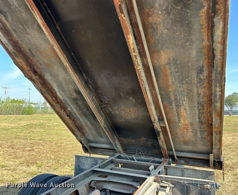 image for item EK3384 2000 Chevrolet  C3500HD dump bed pickup truck