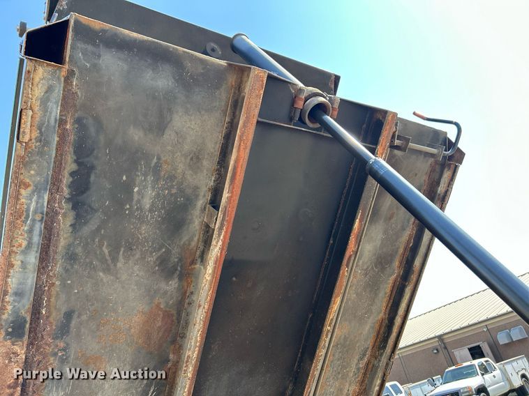 image for item EK3384 2000 Chevrolet  C3500HD dump bed pickup truck