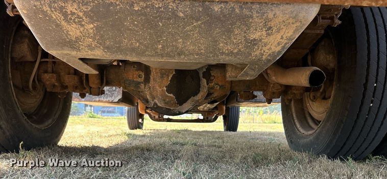 image for item EK3384 2000 Chevrolet  C3500HD dump bed pickup truck