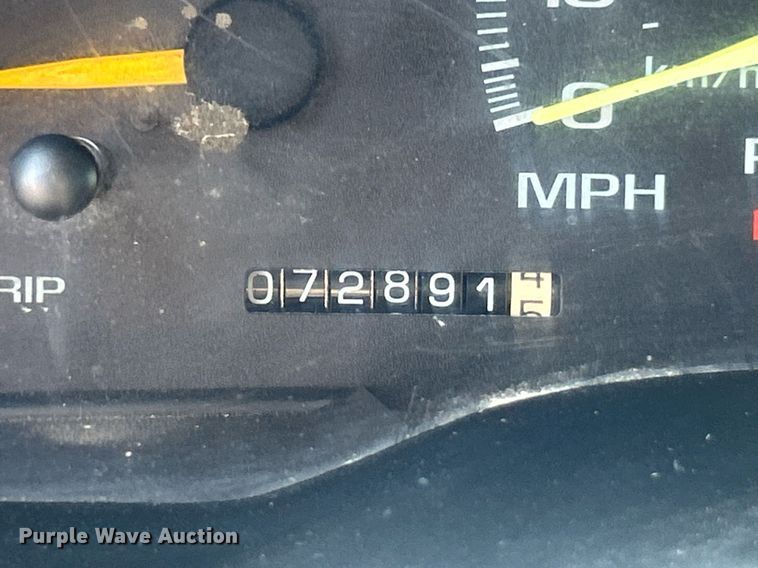 image for item EK3384 2000 Chevrolet  C3500HD dump bed pickup truck