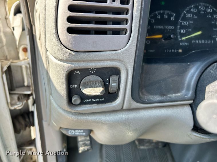 image for item EK3384 2000 Chevrolet  C3500HD dump bed pickup truck