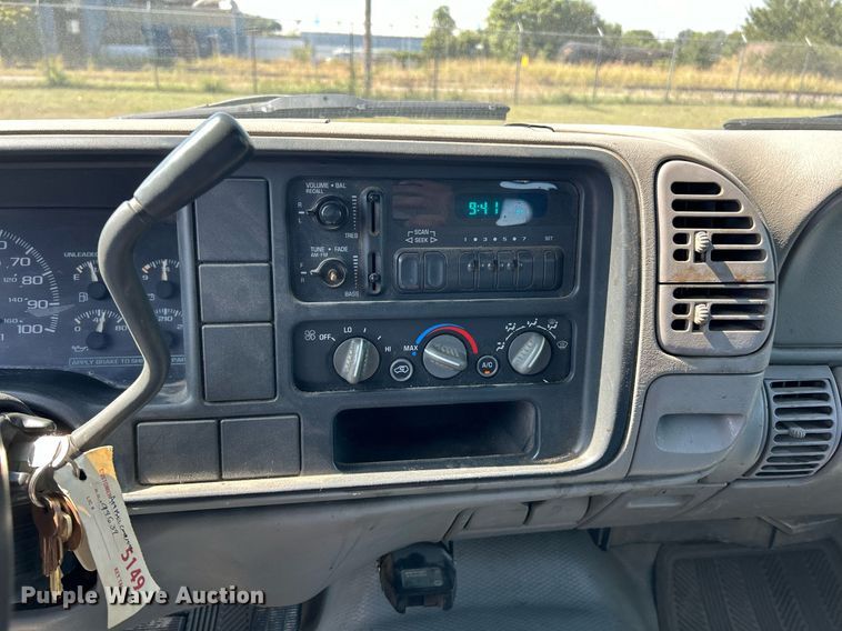 image for item EK3384 2000 Chevrolet  C3500HD dump bed pickup truck