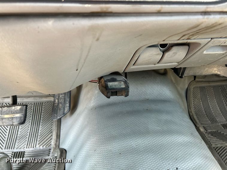 image for item EK3384 2000 Chevrolet  C3500HD dump bed pickup truck