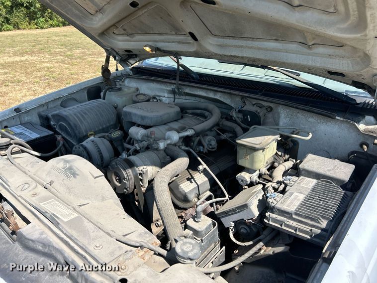 image for item EK3384 2000 Chevrolet  C3500HD dump bed pickup truck