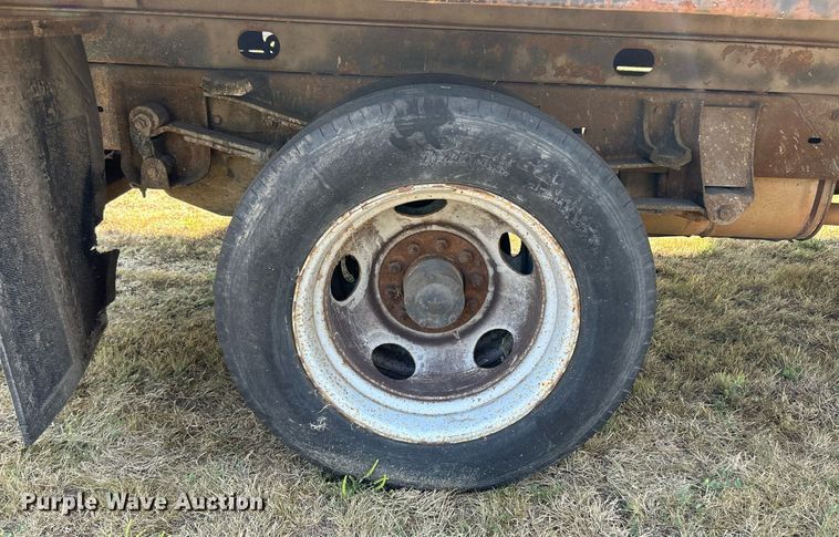 image for item EK3384 2000 Chevrolet  C3500HD dump bed pickup truck