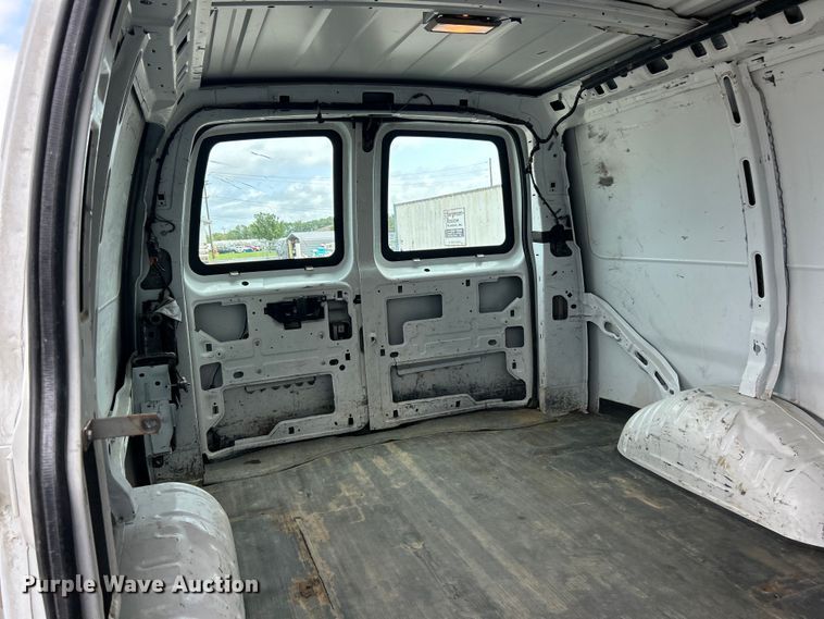 image for item EK4604 2013 Chevrolet Express 2500 van