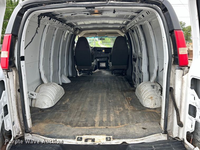 image for item EK4604 2013 Chevrolet Express 2500 van